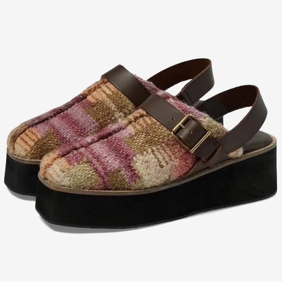 Gorgeous, Free People Astrid platform mule in mulberry❤️ - Picture 4 of 8